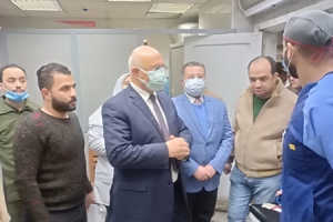 فى جولة مفاجئة: رئيس جامعة بنها يتفقد المستشفى الجامعى للاطمئنان على الخدمة الصحية